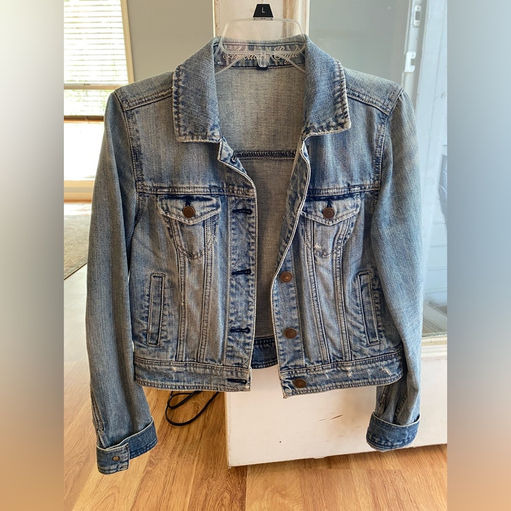 American eagle cropped denim jacket
